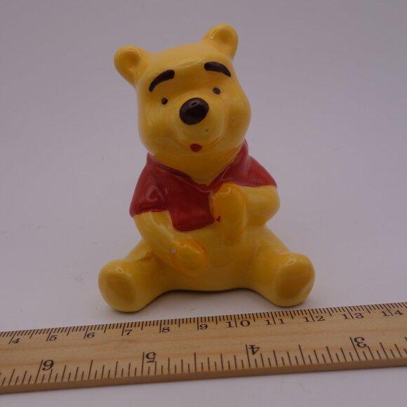 Disney Winnie the Pooh and "Hunny" Pot Ceramic Salt and Pepper Shakers - Picture 8 of 15